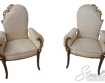 70477: Vintage Pair Of Louis XV Style Gold Giltwood Armchairs