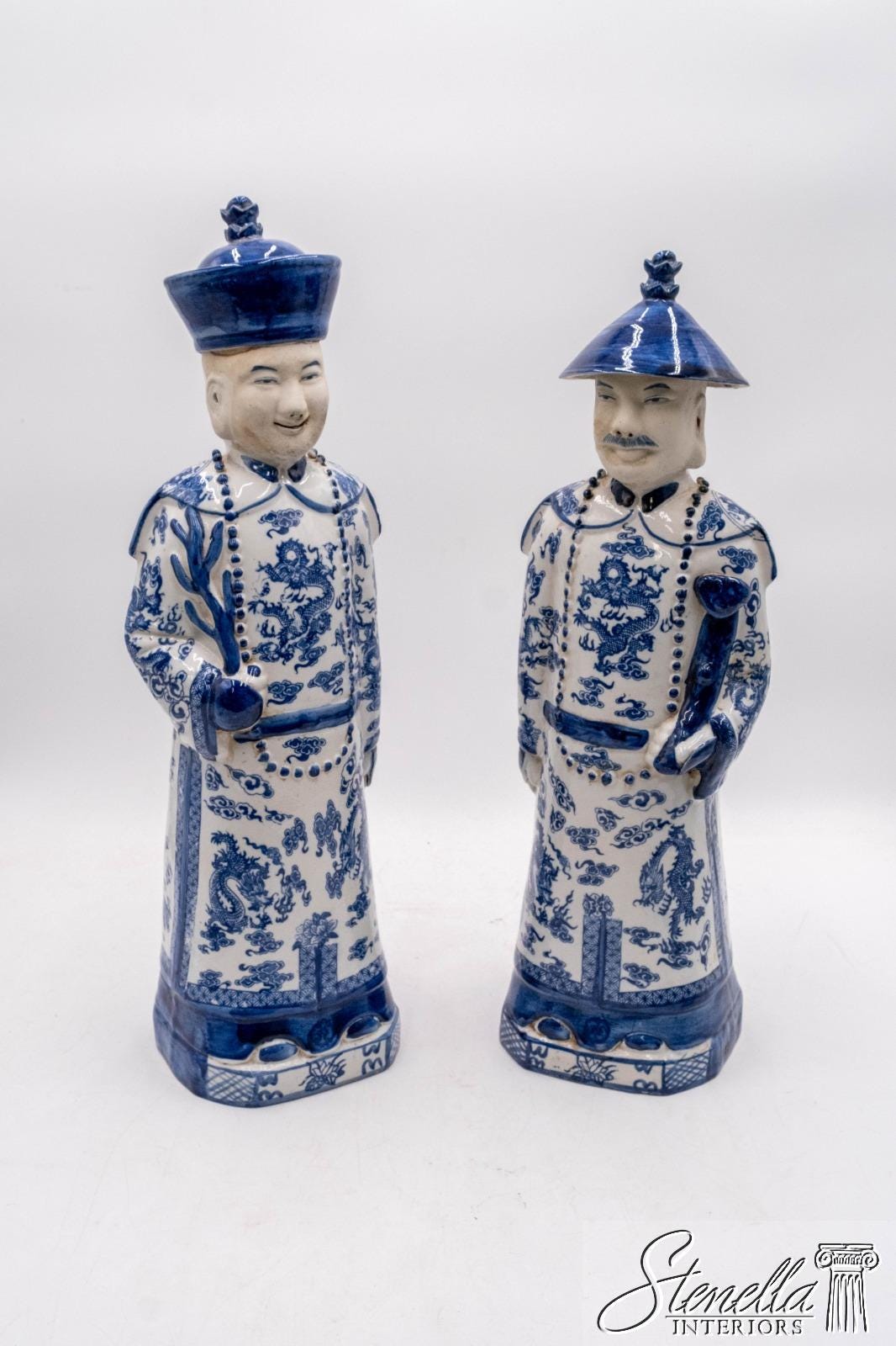 F69623: Pair of Vintage Chinese Blue & White Porcelain Chinese