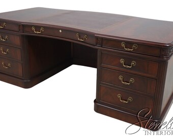 62816EC: HENKEL HARRIS MOORE Large Mahogany Executive Desk