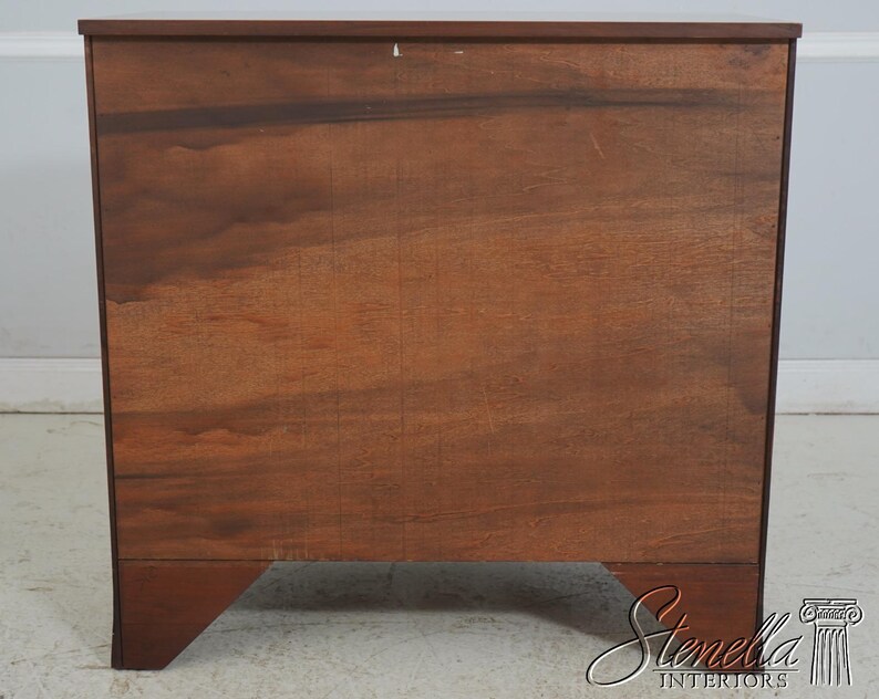L69505: HENKEL HARRIS Walnut Bow Front Chest Dresser 画像 8