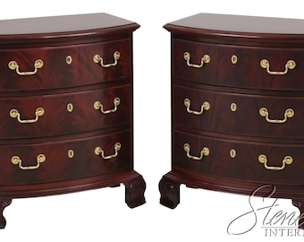 74356: Pair Of THOMASVILLE Mahogany Nightstands