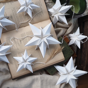 Decorazione stella di carta origami bianca nordica Scandi Decorazione natalizia bianca moderna e minimalista immagine 3