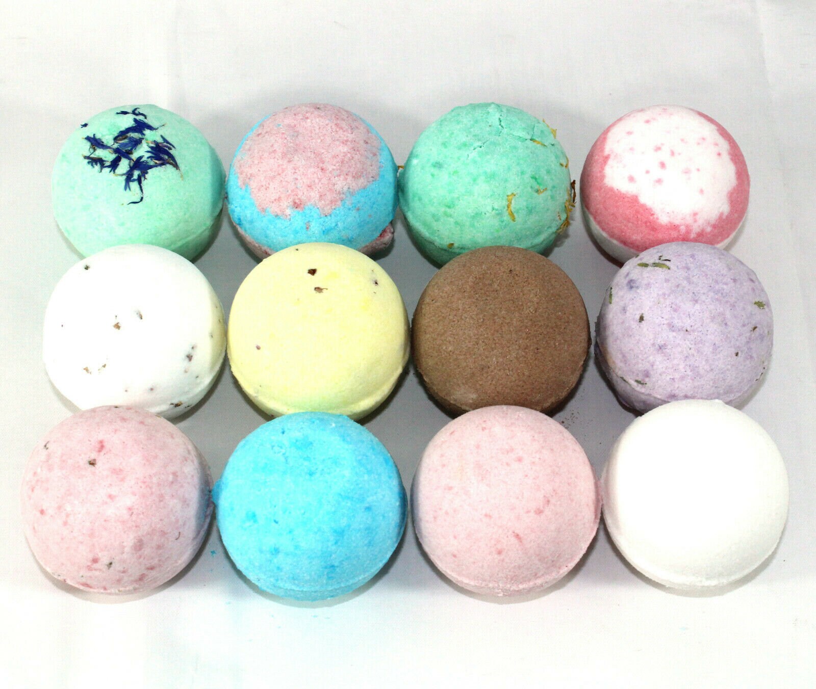 Reduced plastic Buzzy Bath Bombs set of 12 x 65g Round gift | Etsy