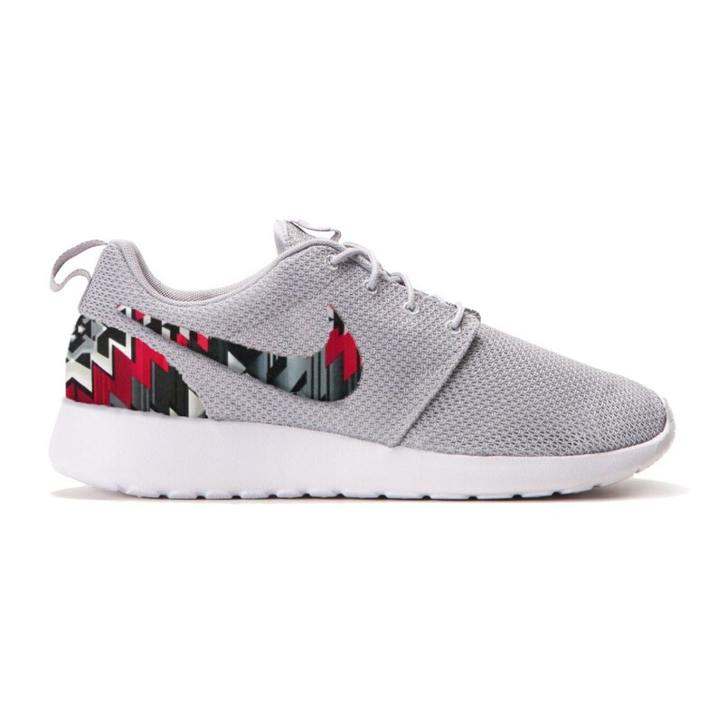 nike roshe run red black