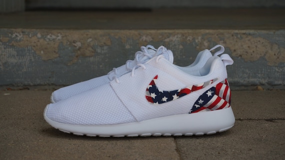 nike roshe run red and blue