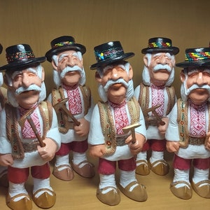 Original ceramic figurines of Ukrainian Hutsuls