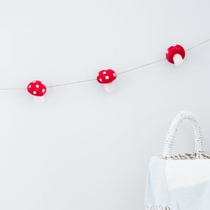 Felt Mushroom Garland: Woodland Nursery Decoration