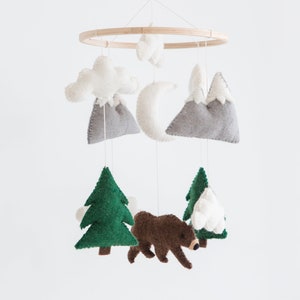 Bear and Montain mobile / Woodland crib Mobile / Woodland nursery mobile / natural nursery mobile /  baby animal mobile