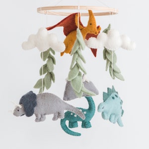 Dino mobile/ Dinosaur mobile / Dino nursery / baby animal mobile / Dinosaur theme nursery / natural nursery mobile