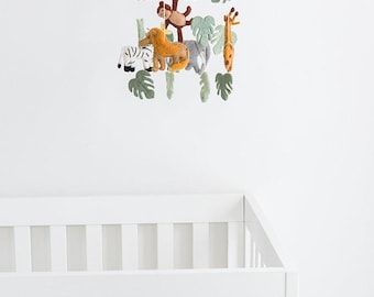 Móvil infantil de fieltro con animales de la selva: decoración con temática de safari.