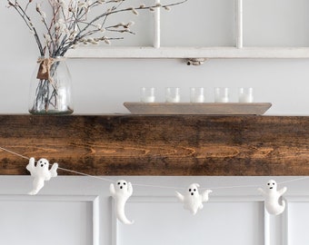 White Halloween Garland / Flying Ghost Mantel Decor / Ghost Decor /  Halloween Home Decor / Halloween Decor / White Ghost Decor