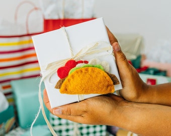 Taco Ornament / Food Ornament / Christmas Tree Ornament / Christmas Felt Ornament / Ornaments for Dad / Ornaments for Mom / Felt Taco