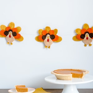 Thanksgiving Turkey Garland / Thanksgiving mantel/ Fall Decor / Thanksgiving Decor / Mantel Decor