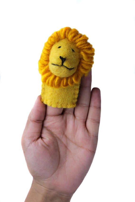 lion finger puppet