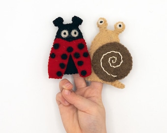Ladybug and Snail Puppets / Garden Theme Toys / Children's stocking stuffers / Sensory toy /  Montessori toy / Finger puppet set