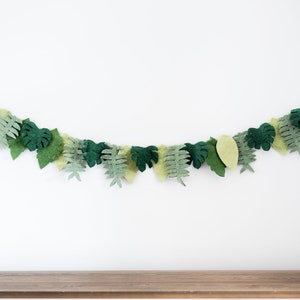 Felt Leaves garland /  jungle theme banner / decor jungle theme nursery / Safari Nursery / Jungle Garland