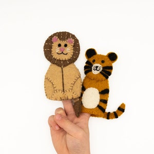 Tiger and Lion Felt Finger Puppet Set / Handmade Jungle Safari Animal Puppets / Pretend Play / Waldorf Toy / Stocking Stuffer / Zoo Gift