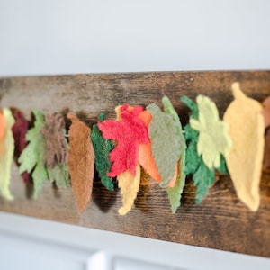 Autumn leaves / Fall Leaves Garland / Fall Wall Decor / Thanksgiving Decor / Halloween Decor / Farmhouse Fall Decor / Mantel Decor