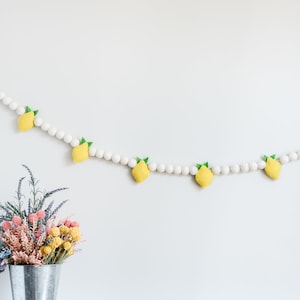 Lemon Garland / Summer Party decor /  Lemonade decorations / Lemon decoration / Summer garland