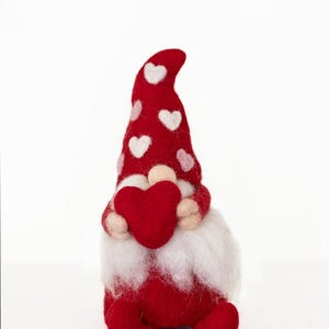 Valentine&#39;s Gnome with Heart / Handmade Felt Gnome / Romantic Shelf Decor / Valentine Gift / Valentine&#39;s Gift / Anniversary Gift