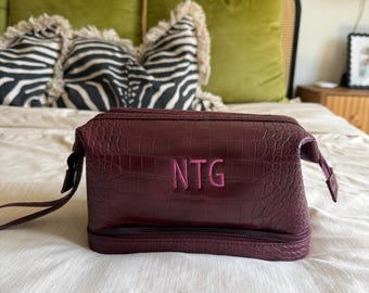 Bolsa de cosméticos bordada con imitación de cocodrilo