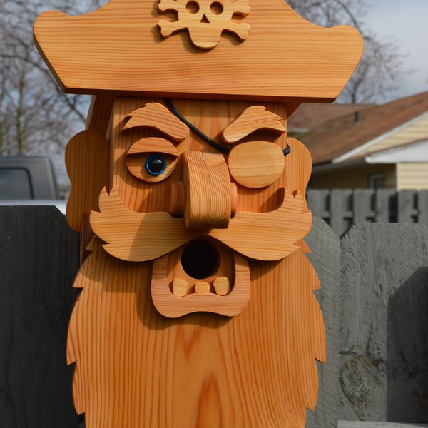 Large Cedar Pirate Birdhouse, Cedar Birdhouse, Blackbeard, Cedar Bird Feeder, Face birdhouse, Wooden Birdhouse, Cedar Bird, yard decor