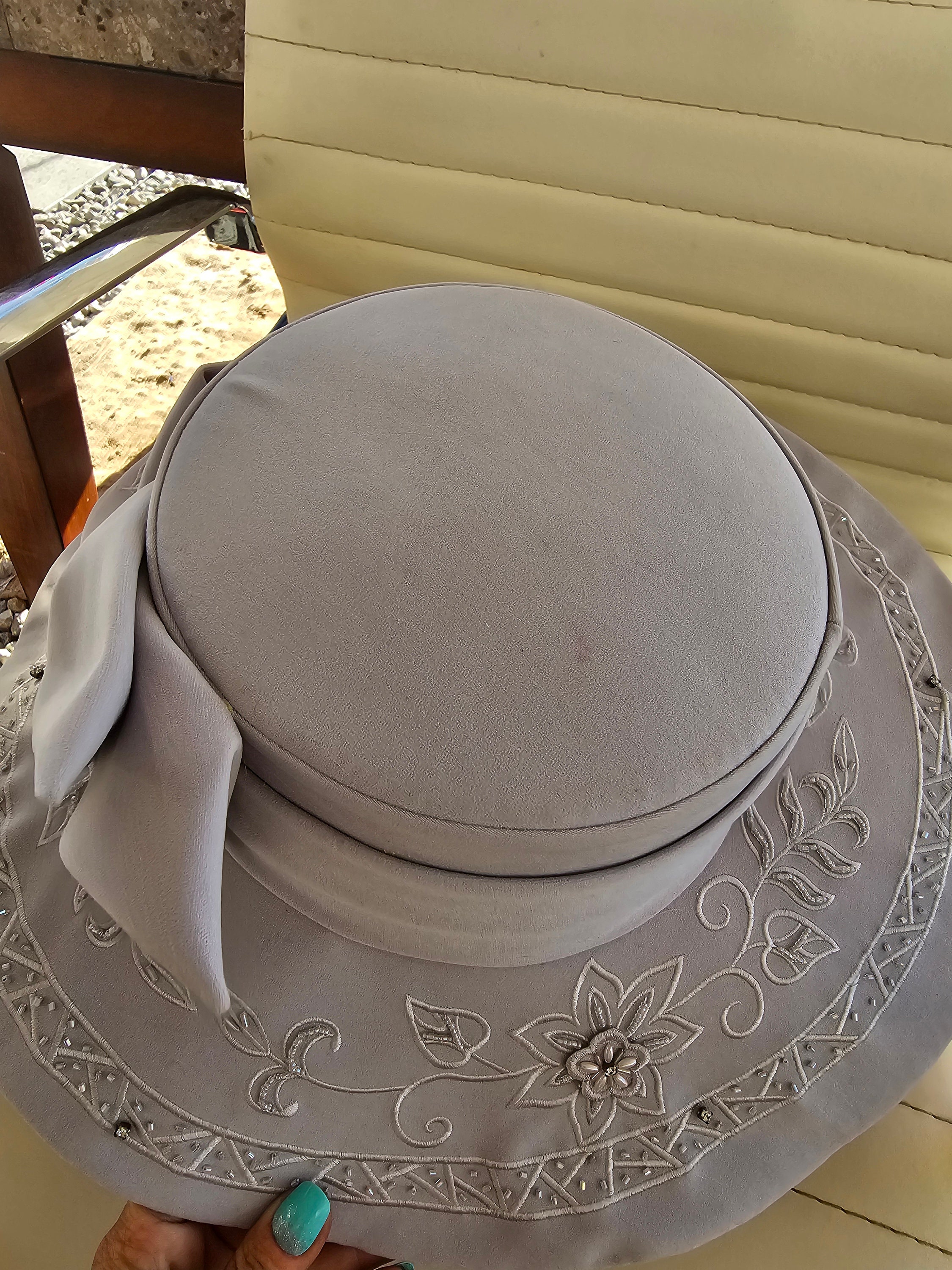 Elegant Pink Women\'s Hat Vintage Tea By Studio B Great Gatsby cloche hat made of off-white cotton and pink  main image 4