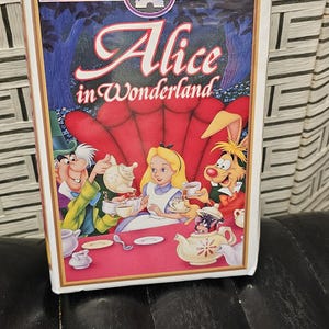 Vintage Alice in the Wonderland VHS masterpiece collection Walt Disney Great