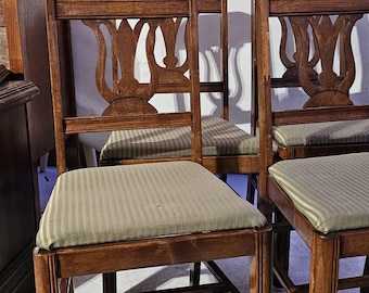 Antique/Vintage Dining Chairs Wood Primitive Or Mid Century?No Heavy Set Of 4