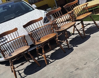 Vintage Chairs Nichols & Stone Maple Colonial Windsor Captain Spindle Comb Back Set Of 4 Leon handles Amazing