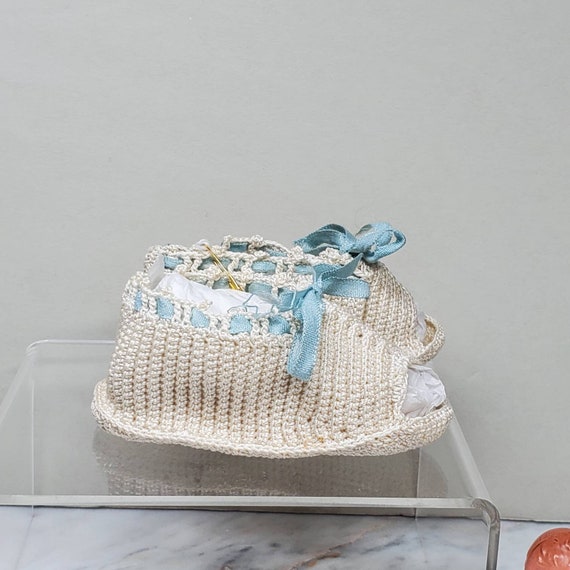 Vintage Hand Crocheted Baby Shoes, Crib Shoes, In… - image 7