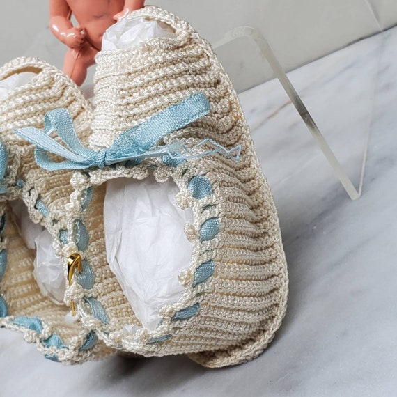 Vintage Hand Crocheted Baby Shoes, Crib Shoes, In… - image 6