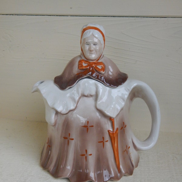 Figural Teapot from England, Little Old Lady Porcelain Teapot, English Teapot Brown Cream and Rusty Orange, Figural Serving Pitcher