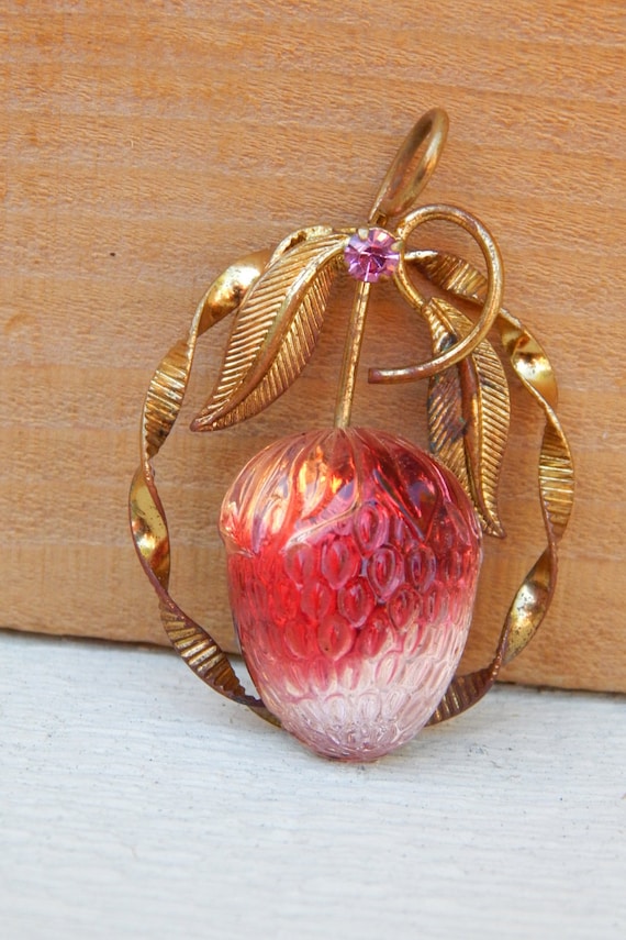 Austrian Strawberry, Fruit Pendant 1940s, Glass Fr