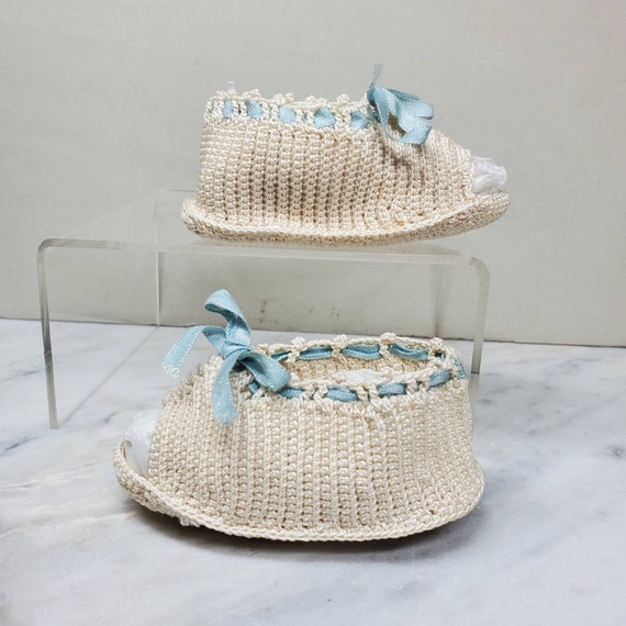 Vintage Hand Crocheted Baby Shoes, Crib Shoes, In… - image 1