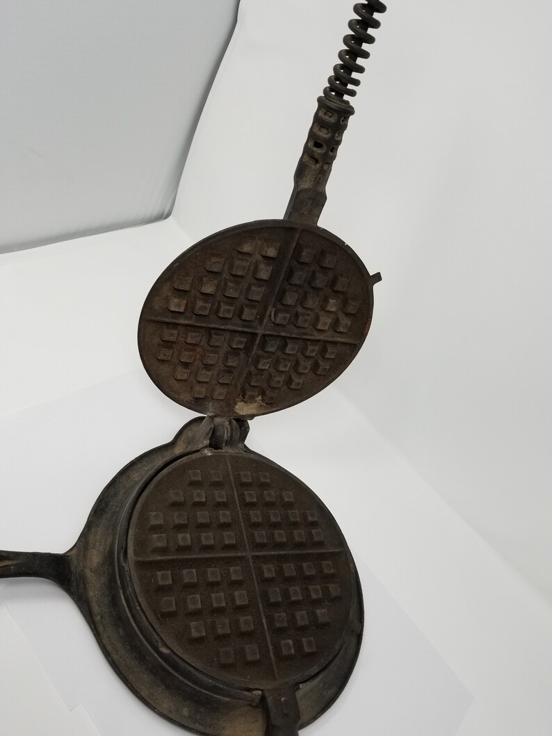 Griswold American No. 8 Cast Iron Waffle Maker with Low Etsy