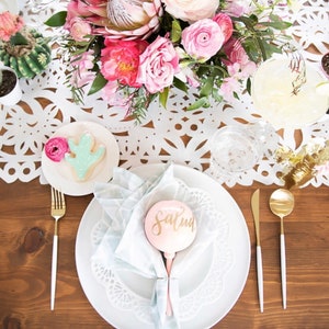 Casamento mexicano, caminho de mesa de papel picado, tecido sintético BRANCO, decorações de festa, suprimentos para festa de Cinco de Mayo, caminho de mesa com aparência de renda