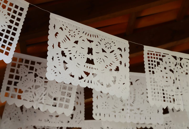 White Mexican Papel Picado Banner: Wedding Fiesta Decor bild 1