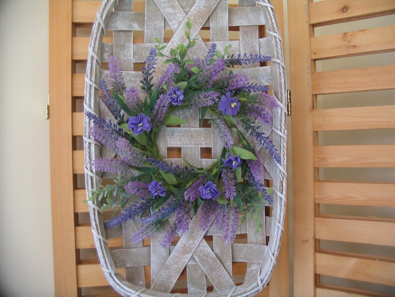 Whitewashed Tobacco Basket with Lavender Wreath Lavender Wreath Tobacco Basket with Wreath