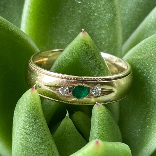 Vintage 14K Gold Band with Diamond and Emerald 9 grams Size 9