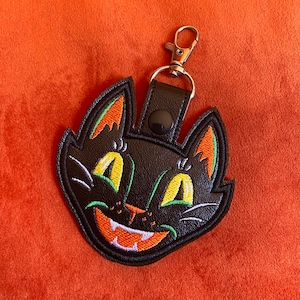 Vintage Halloween Scaredy Black Cat - Embroidered Vinyl Keychain