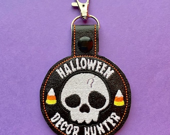 Halloween Decor Hunter Skull Keychain