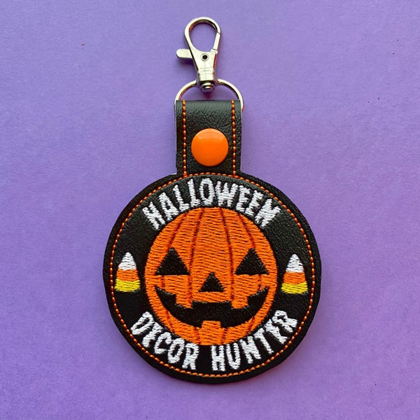 Halloween Decor Hunter Classic Pumpkin Keychain