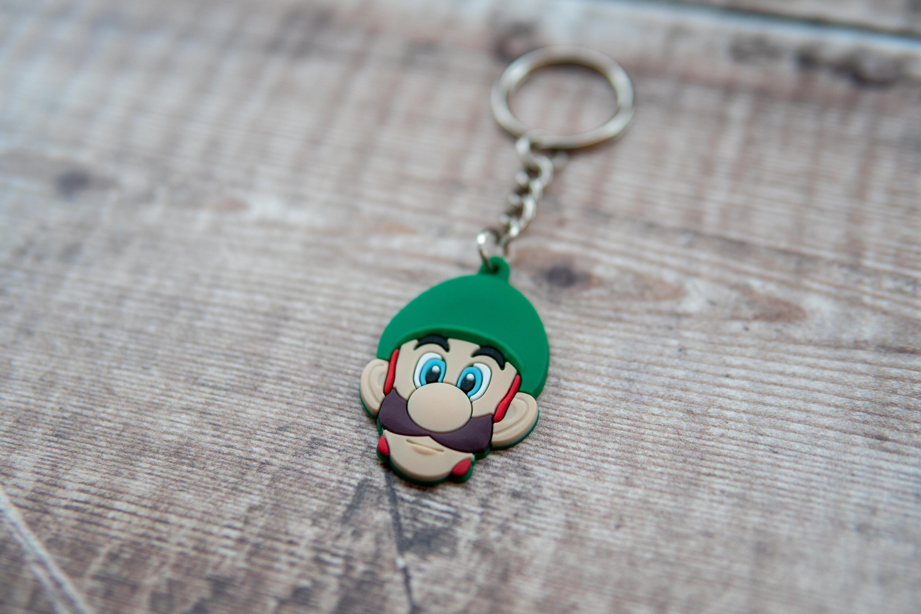 激レア✨ 任天堂 ルイージ フェイス キーホルダー 首なし マリオ、ルイージ、ワリオのフェイスキーホルダー！ - Etsy 日本