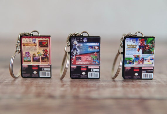 ミニチュアゲームキューブキーホルダー＆マグネット - Etsy 日本