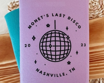 Enfriador de latas personalizado de despedida de soltera "Última Disco" / Enfriador de latas personalizado de los años 70 / Despedida de soltera "Dazed & Engaged" / Recuerdos de fiesta personalizados de Nashville