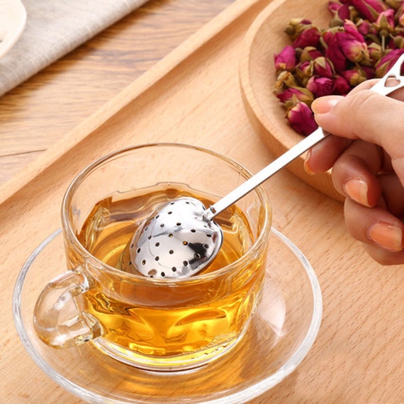 Colino da tè creative Furnishing una freccia attraverso il cuore infusore filtro per tè fiore di rosa 