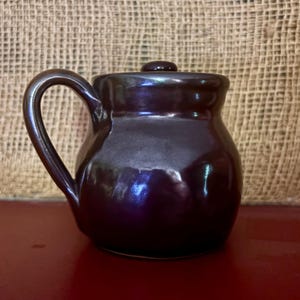 Olla de cerámica Dorchester vintage con tapa y asa, miniatura de 7,6 cm (3 pulgadas), esmalte marrón.