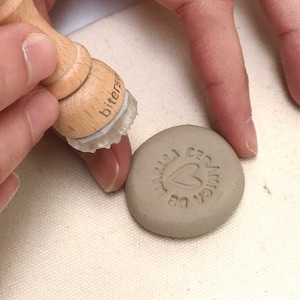 Piccolo timbro per ceramica con nome personalizzato e cuore, timbro per argilla fresca