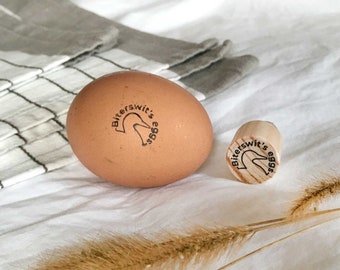 Miniaturowy, spersonalizowany stempel w kształcie jajka kaczki do stemplowania świeżych jajek w kurniku